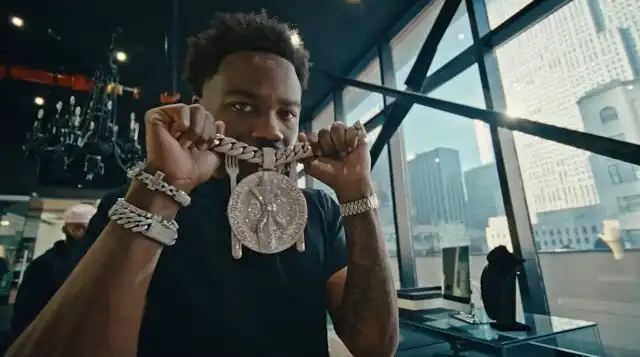 ASTON MARTIN TRUCK LYRICS - Roddy Ricch