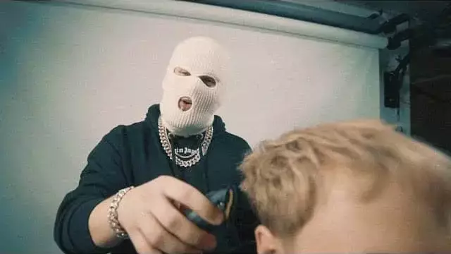 Wjeżdża Seta Lyrics - Majki (feat. Wujo)