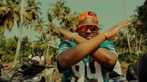 Aucune attache (English Translation) Lyrics - Keblack