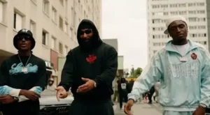 Flying Blue Lyrics - La Fouine & L2B